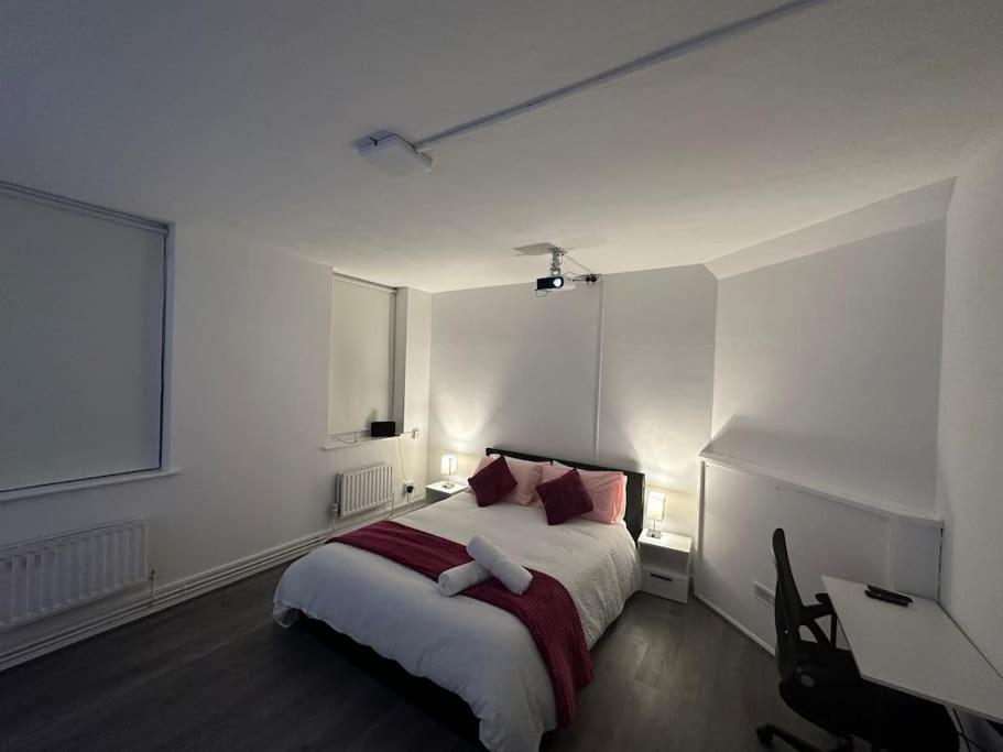 Super Double Bedroom Zone 1 London Exterior photo
